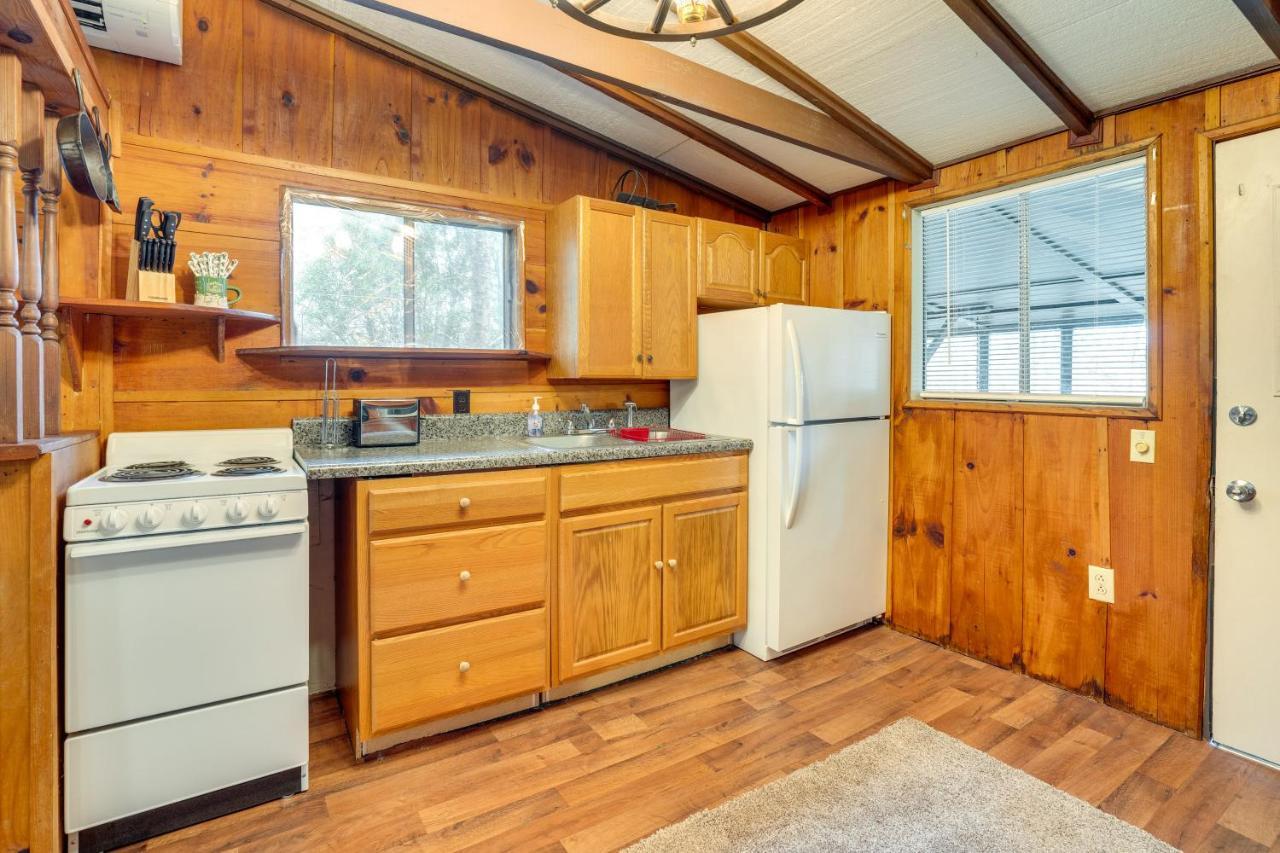 Peaceful Warne Cabin Fenced Yard And Screened Porch Brasstown 외부 사진
