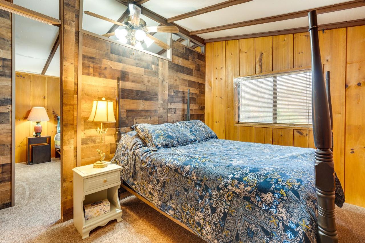 Peaceful Warne Cabin Fenced Yard And Screened Porch Brasstown 외부 사진
